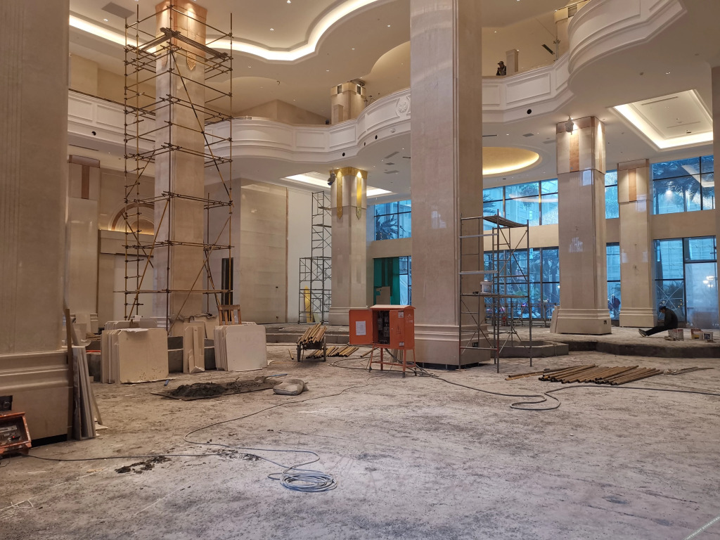 Вэйнань: Qinjin International Hotel