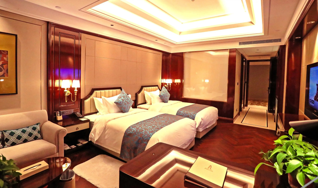 Вэйнань: Qinjin International Hotel