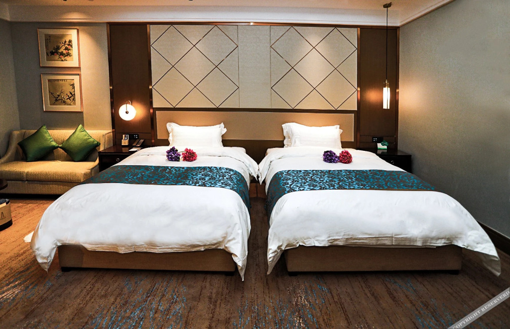 Вэйнань: Qinjin International Hotel