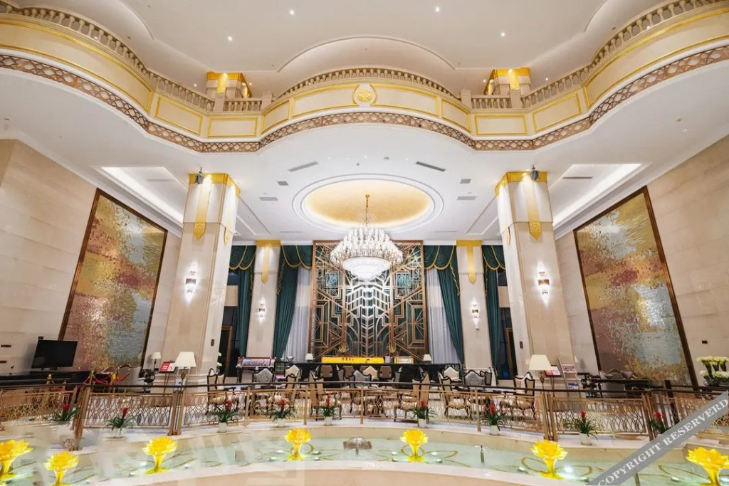 Вэйнань: Qinjin International Hotel