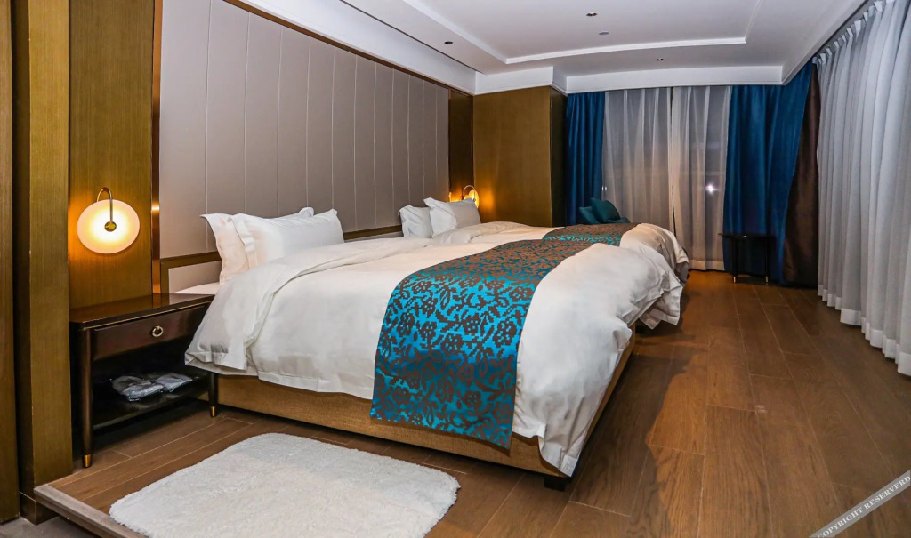 Вэйнань: Qinjin International Hotel