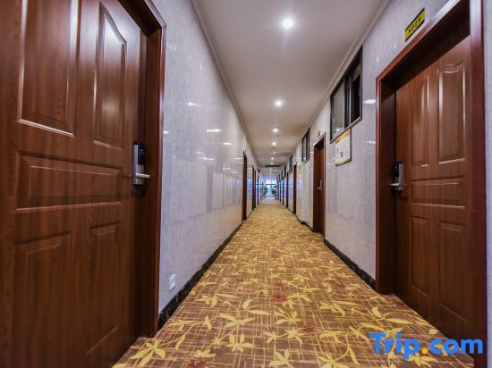 Чунцин: Chongqing Xinhe Express Hotel (Lianhua Light Rail Station)