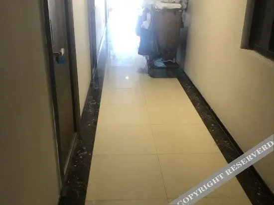 Чжэнчжоу: Millennium Hotel (Xinzheng Longhu Jinyicheng Shopping Center)