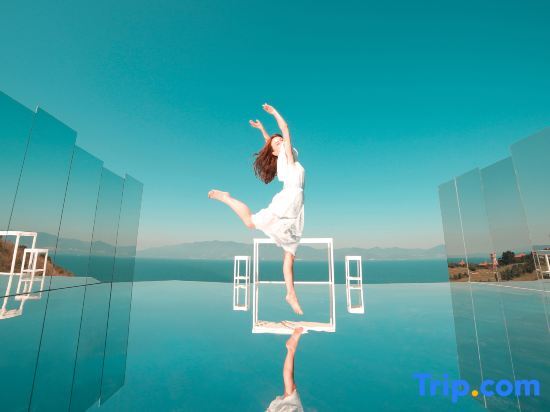 Юйси: Fuxian Lake 25 Degree Blue Hotel