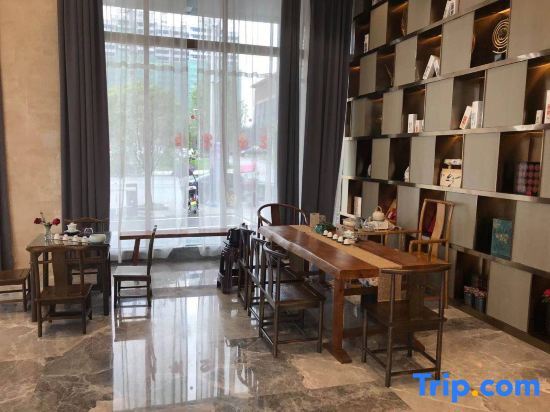 Хуайхуа: Lufeng Hotel