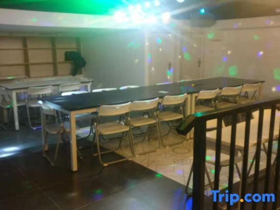 Шанхай: Xiao Hotel Apartment (Shanghai Pengpu Xincun Subway Station)