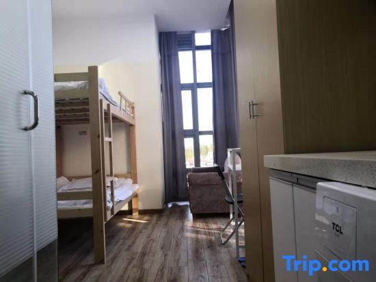 Шанхай: Xiao Hotel Apartment (Shanghai Pengpu Xincun Subway Station)