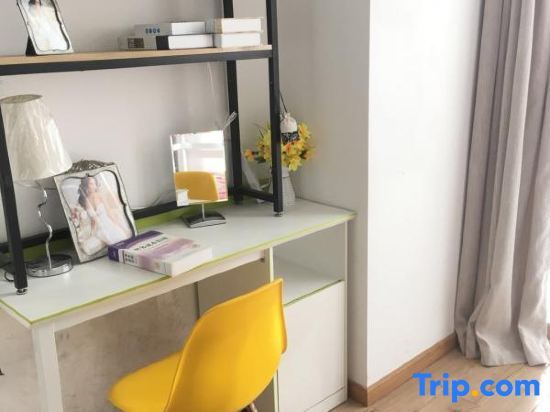 Шанхай: Xiao Hotel Apartment (Shanghai Pengpu Xincun Subway Station)