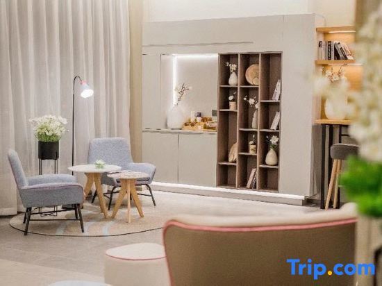 Шанхай: Home Inns · NEO (Shanghai Chongming Bayi Pedestrian Street Hotel)