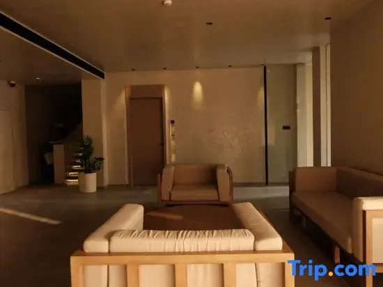 Бэйхай: White House Weichi Hostel