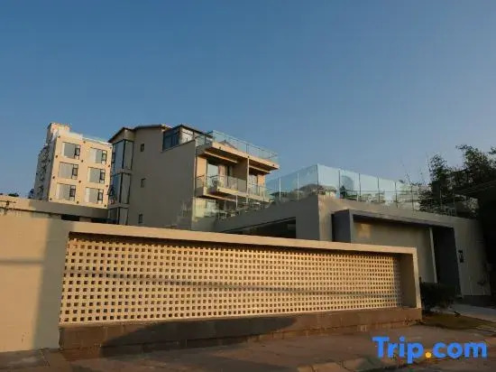Бэйхай: White House Weichi Hostel