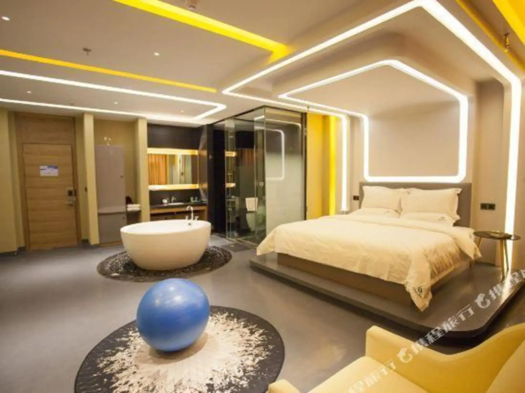 Юйси: Deep Blue Art Hotel