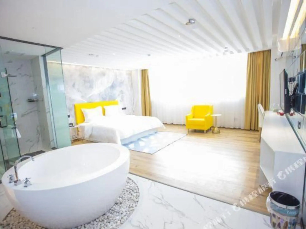 Юйси: Deep Blue Art Hotel