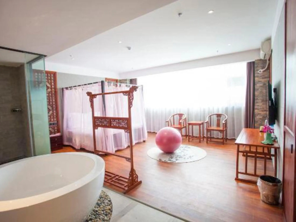 Юйси: Deep Blue Art Hotel