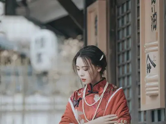 Дунъян: Yinghua house of Hengdian film and Television City