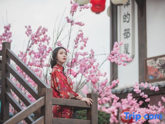 Дунъян: Yinghua house of Hengdian film and Television City