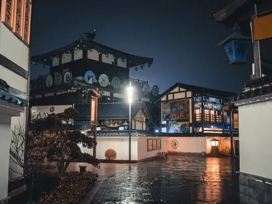 Дунъян: Yinghua house of Hengdian film and Television City