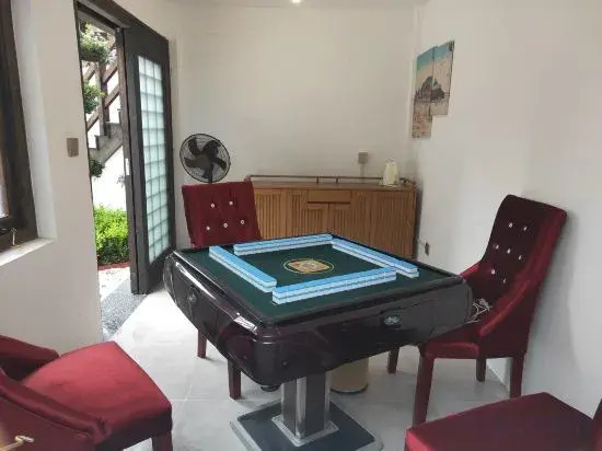 Дунъян: Yinghua house of Hengdian film and Television City