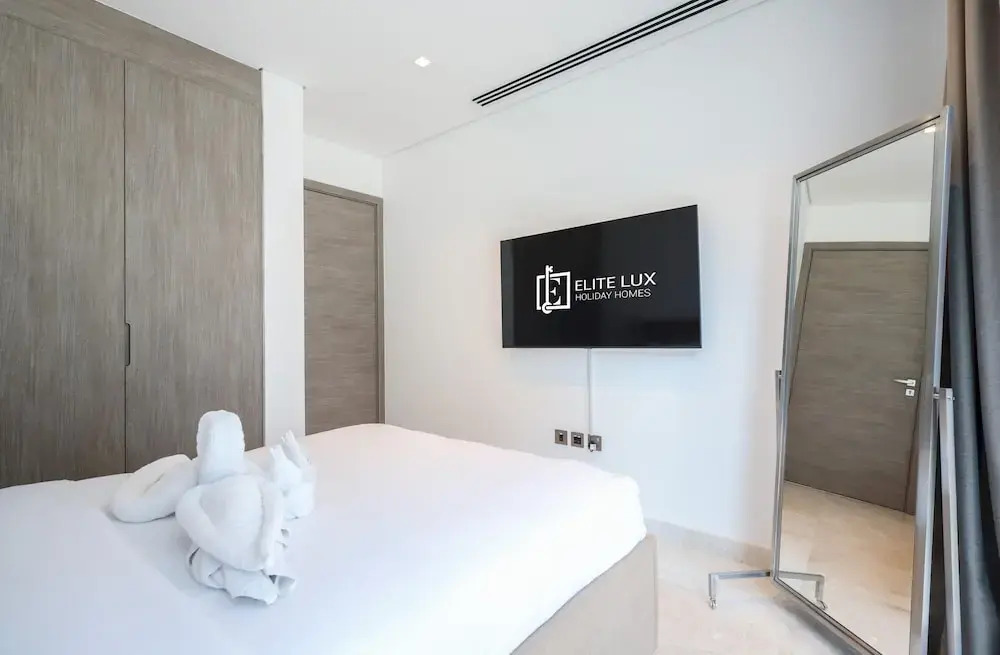 Дубай: Elite LUX Holiday Homes - 2BR Suite of Elegance in Business Bay Dubai
