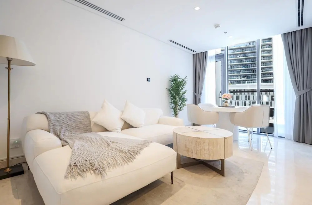 Дубай: Elite LUX Holiday Homes - 2BR Suite of Elegance in Business Bay Dubai