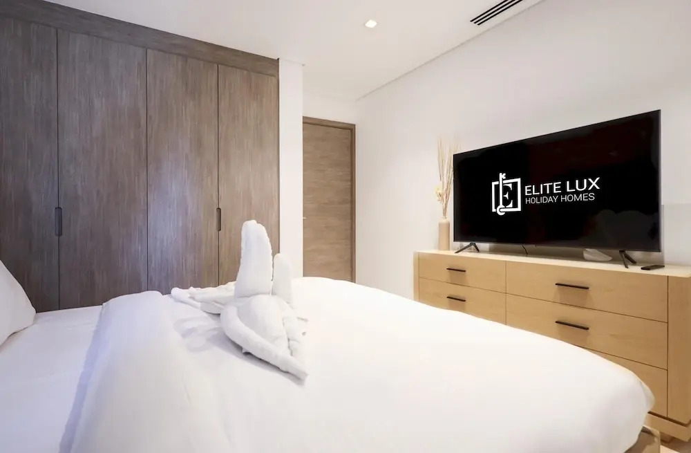 Дубай: Elite LUX Holiday Homes - 2BR Suite of Elegance in Business Bay Dubai