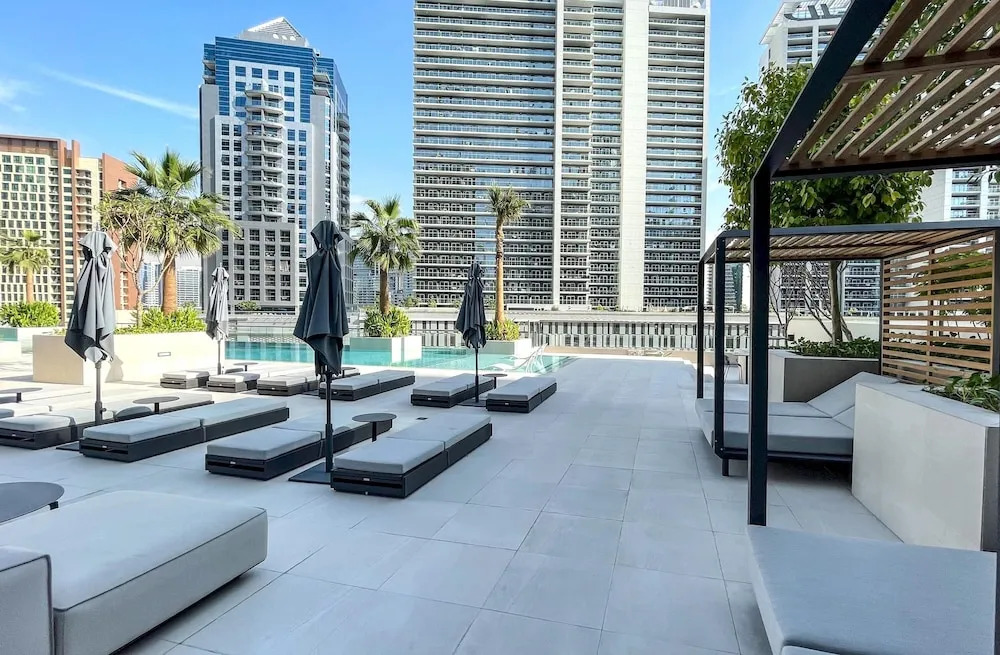 Дубай: Elite LUX Holiday Homes - 2BR Suite of Elegance in Business Bay Dubai