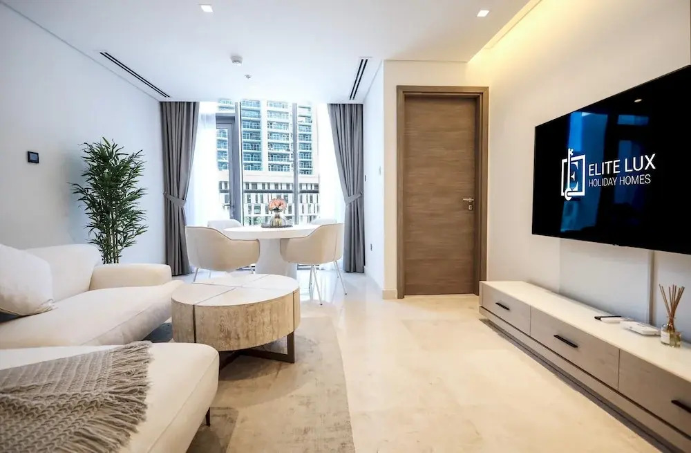Дубай: Elite LUX Holiday Homes - 2BR Suite of Elegance in Business Bay Dubai
