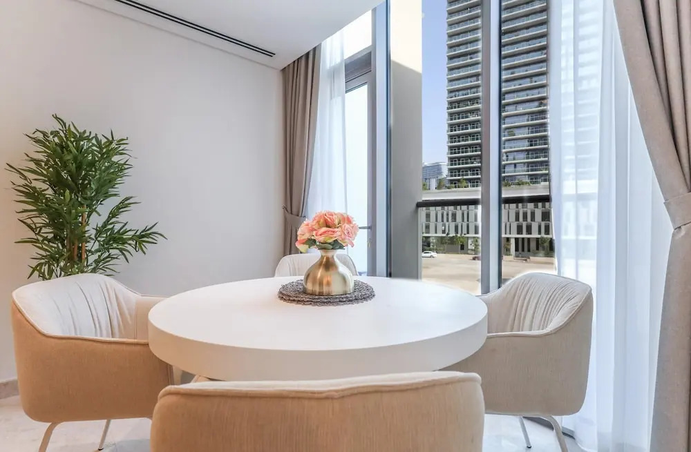 Дубай: Elite LUX Holiday Homes - 2BR Suite of Elegance in Business Bay Dubai