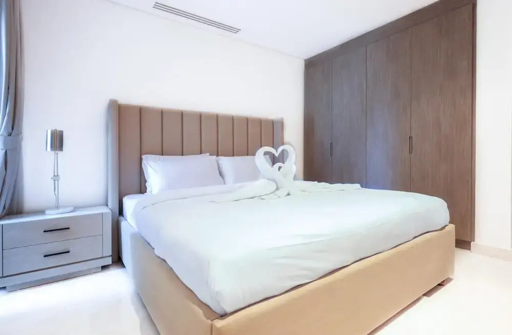 Дубай: Elite LUX Holiday Homes - 2BR Suite of Elegance in Business Bay Dubai
