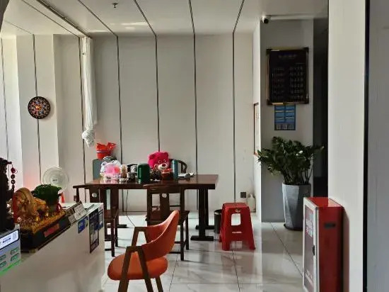Джиангме: Jiangmen Manzhou Luxury Apartment (Jiangmen East Station Branch)