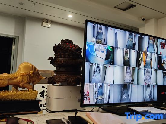 Джиангме: Jiangmen Manzhou Luxury Apartment (Jiangmen East Station Branch)