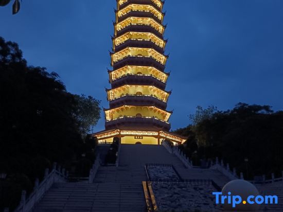 Джиангме: Jiangmen Manzhou Luxury Apartment (Jiangmen East Station Branch)
