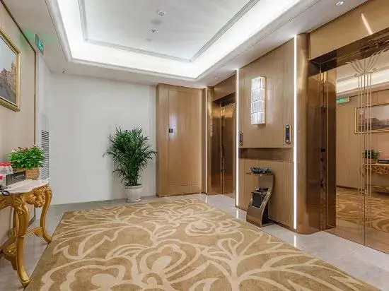 Чжаотун: Vienna International Hotel (Zhaotong Hongxing Hejing Plaza)