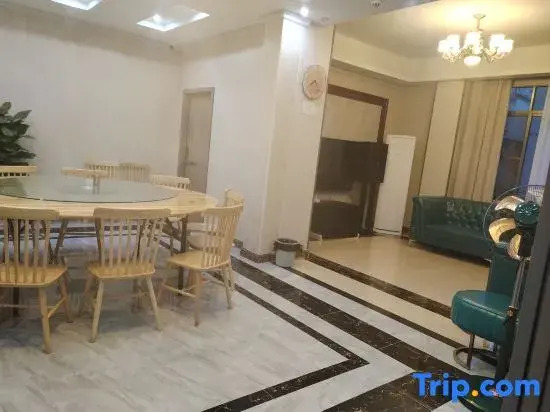 Чжаоцин: Qingyuan Chunmei Banshan Hot Spring Homestay