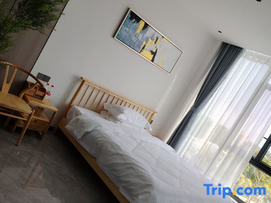 Чжаоцин: Qingyuan Chunmei Banshan Hot Spring Homestay