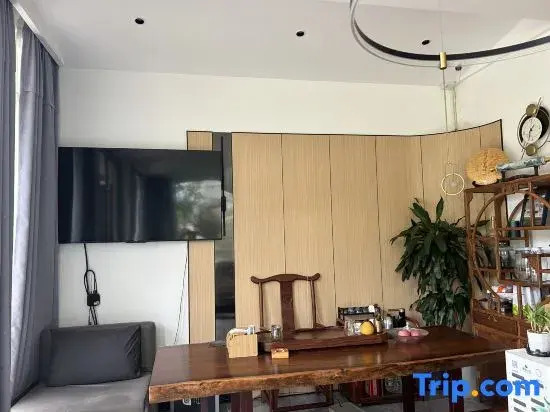 Чжаоцин: Qingyuan Chunmei Banshan Hot Spring Homestay