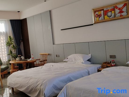 Чжаоцин: Qingyuan Chunmei Banshan Hot Spring Homestay