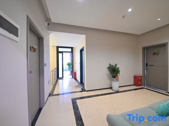 Чжаоцин: Qingyuan Chunmei Banshan Hot Spring Homestay