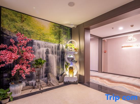 Ичунь: Wanzai County Lotus Hotel
