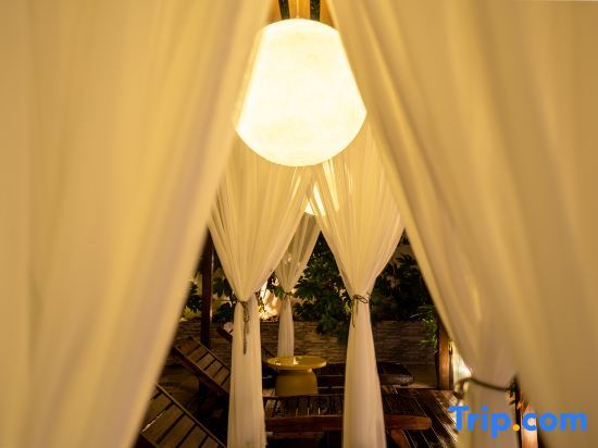 Шанхай: Shiyun Private Soup Resort Villa