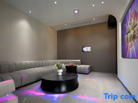 Шанхай: Shiyun Private Soup Resort Villa