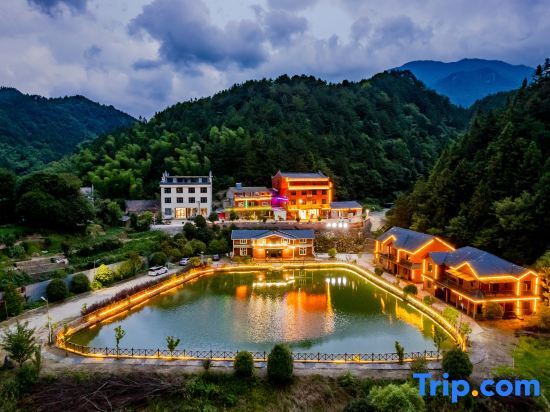 Луань: Yueqixi·Small Village Homestay (Tiantangzhai Scenic)