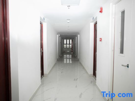 Чанчжоу: Xiyue Cinema Apartment (Changzhou North Railway Station)
