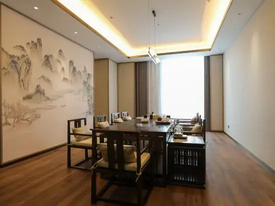 Линьи: Linyi River Hotel