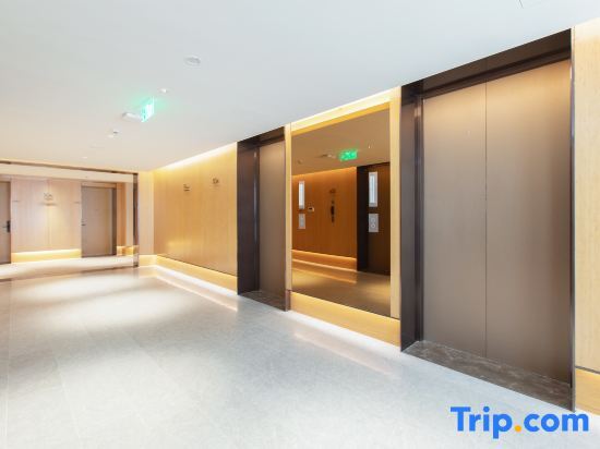 Йиян: All Seasons Hotel (Taojiang Jinpen Square)