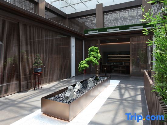 Синьян: Xinyang Maojian Hotel