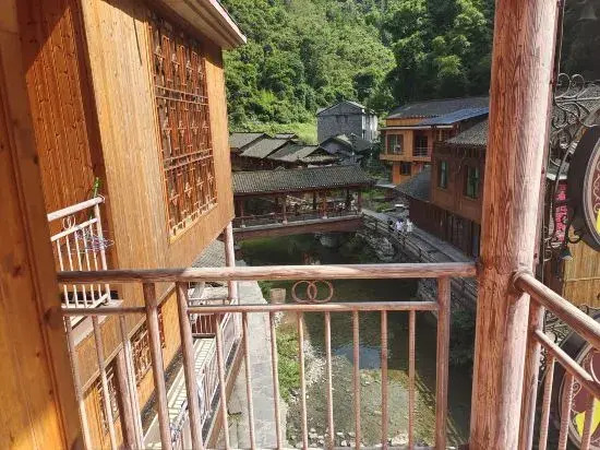 Сянси: Dexuxishui Renjia Inn