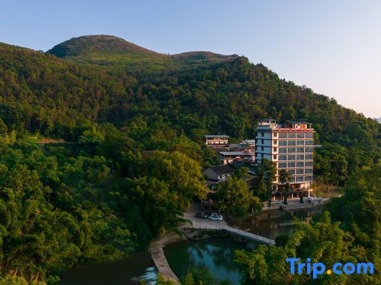 Гуйлинь: Shuizhou Yi Resort Hotel (Guilin Lijiang Maozhou Island)