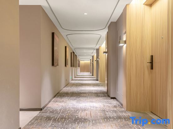 Шанхай: Country lnn & Suites by Radisson,Shanghai Hongkou Football Stadium and Chifeng Road Station
