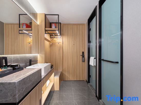 Шанхай: Country lnn & Suites by Radisson,Shanghai Hongkou Football Stadium and Chifeng Road Station